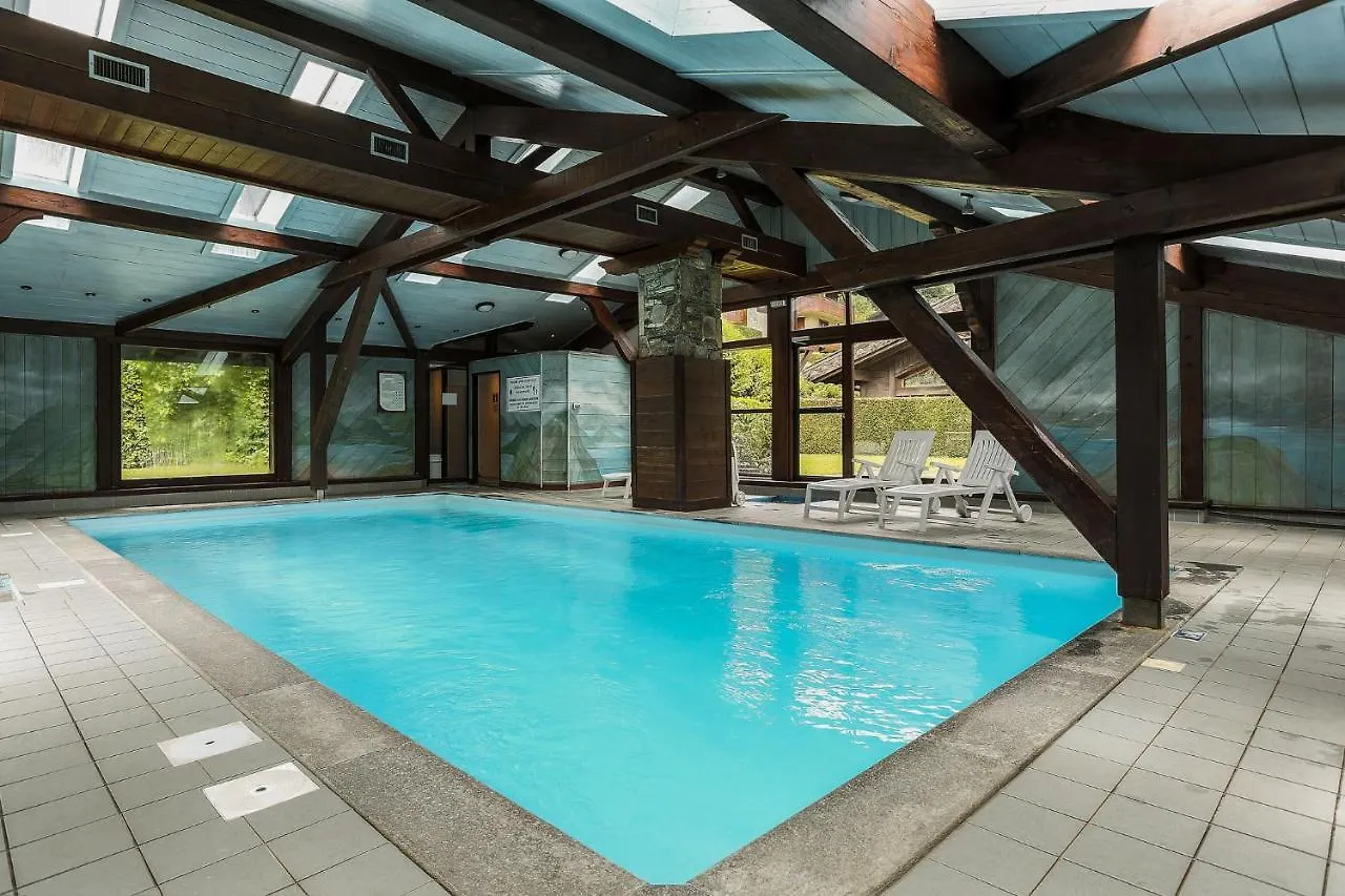 Chalet Blackbushe - Traditional Chalet - Alpes Travel - Sleeps 4-6 Les Houches