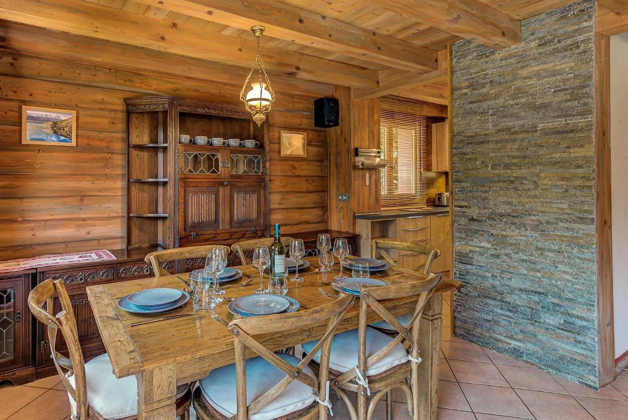 Chalet Blackbushe - Traditional Chalet - Alpes Travel - Sleeps 4-6 Les Houches Francja