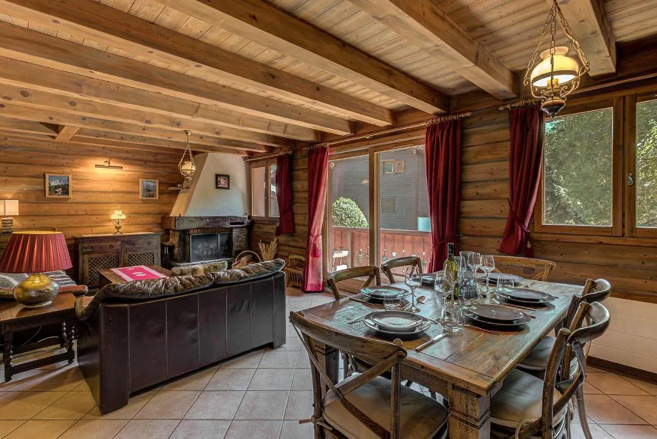 Chalet Blackbushe - Traditional Chalet - Alpes Travel - Sleeps 4-6 Les Houches